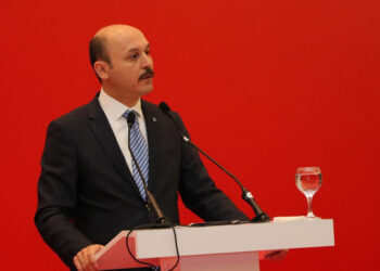 Deprem Bölgesinde Yeterli Tedbirler Almadan Okulların Açılması Õğretmenlerimizi Büyük Sıkıntılarla Baş Başa Bırakacaktır.