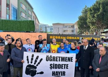 Öğretmene Uzanan Eller Kırılsın!