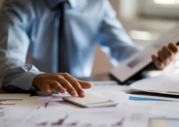 Tüm Kamu Çalışanları %15’lik Vergi Dilimine Sabitlensin!