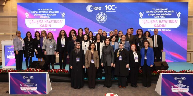 Merkez Kadın Komisyonları Genel Koordinatörü Gül, “Çalışma Hayatında Kadın Paneline” Katıldı.