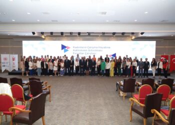 Kadın Komisyonları Genel Koordinatörü Gül, “Kadınların Çalışma Hayatına Katılımının Artırılması Fırsatlar Çalıştayı”na Katıldı.