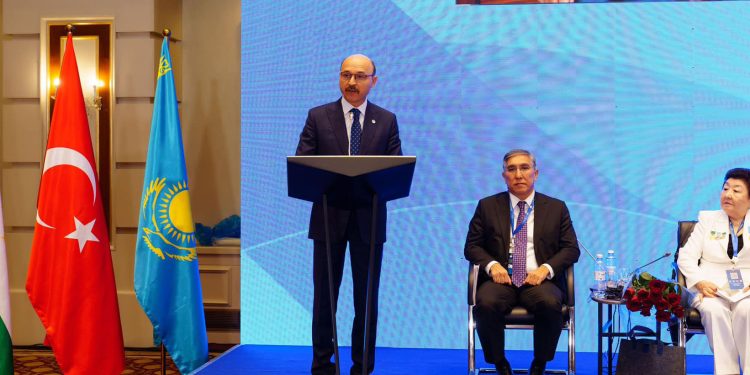 KAZAKİSTAN EĞİTİM SENDİKASININ KURULUŞUNUN 100. YIL KUTLAMALARINA KATILDIK